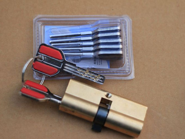 成华24小时上门开锁公司